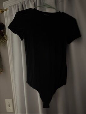 Essential Women's Black Short-Sleeve Crewneck Bodysuit